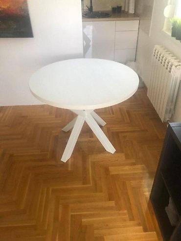 vitrina kredenca: MALI OKRUGLI STO MODEL SRR66 | Izrada nameštaja po meri Drvo& — 5