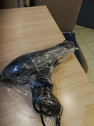 Fenovi za kosu: Fen Singer za kosu 2000w. Ima usmerivač vazduha. Ispravan provereno — 13