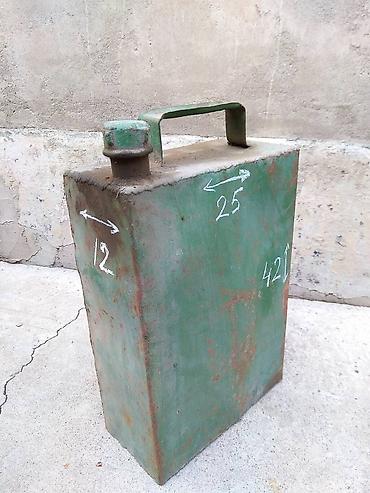 Другие автозапчасти: Гаражная распродажа! Продаю: Канистры зеленая под масло или — 6