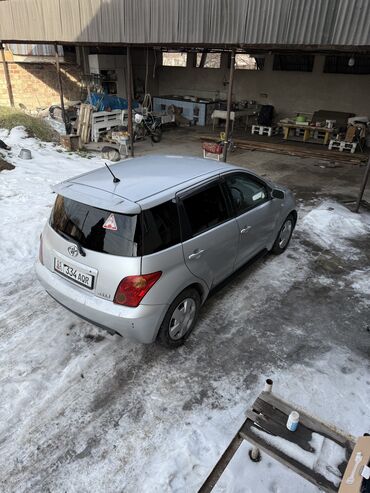 Toyota: Toyota ist: 2003 г., 1.5 л, Автомат, Бензин, Хэтчбэк