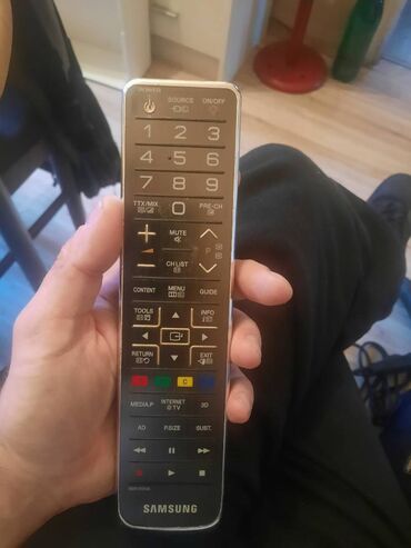 Aksesoari za TV i video: Daljinski za LCD Samsung tv, televizor.
Ispravan — 13