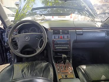 лак авто: Mercedes-Benz E55 AMG (W210), черный седан. машина на разборе на — 5
