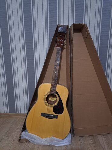 Tar: Akustik gitara, Yamaha, 6 sim, İşlənmiş, Ünvandan götürmə