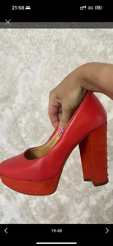 Пальто: Одежда, покупала в Дубаи/Италии, размер s/m до 44, новое и б/у.Фото и at lalafo.kg — 30 Пальто: Одежда, покупала в Дубаи/Италии, размер s/m до 44, новое и б/у.Фото и — 30