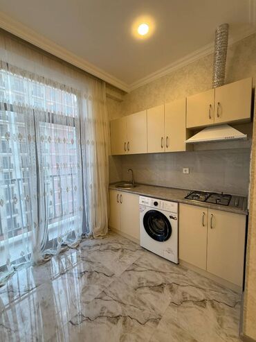 Uzunmüddətli kirayə mənzillər: Dərnəgül metrosunun düz yanında, 15 mərtəbənin,10-cu mərtəbəsində,1 — 10