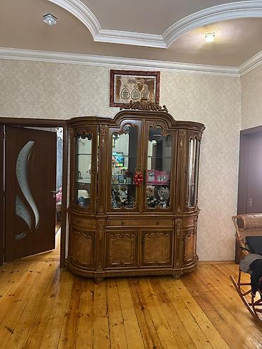 Bufetlər: Klassik üslubda iri vitrin-bufet - Material: ağac (təbii ağac — 2