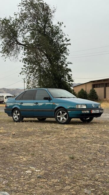 купить шины 23565 r16c: Volkswagen Passat: 1993 г., 2 л, Механика, Бензин, Седан