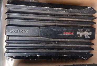 Dinamiklər və kolonkalar: Sony Xplod avtomobil gücləndiricisi səsi gücləndirmək üçün nəzərdə