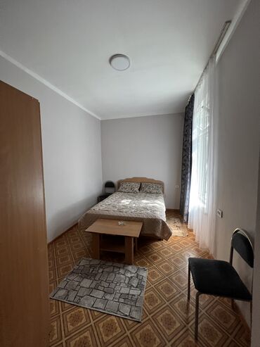 Посуточная аренда квартир: 1 комната, Душевая кабина, Постельное белье, Телевизор — 3