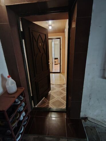 Köhnə tikili: Satılır: 1 otaqlı 2 ya duzalma Di tamirlidi 1 tonluq cani var krisada — 1