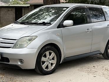 howo shacman: Toyota Ist: 2002 г., 1.5 л, Автомат, Бензин, Хэтчбэк — 2