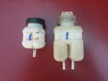 Auto delovi: Boca tečnosti kočnica, kvačila Lada 2107 Riva, Lada Niva, Lada 2104 — 4