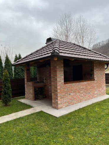 Kuće na prodaju: 120 kv. m, 4 sobe — 4