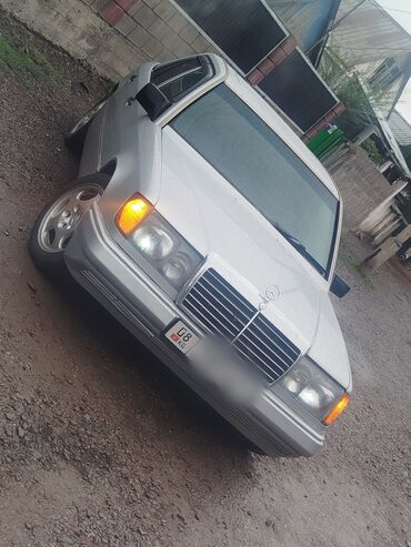 портативная зарядная станция: Mercedes-Benz E-Class: 1991 г., 2.3 л, Механика, Бензин, Седан