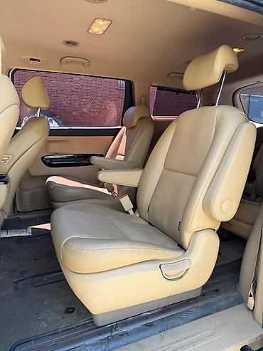 Kia: Kia Carnival: 2020 г., Минивэн — 13