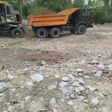 Аренда самосвала: Самосвал КамАЗ 6x4 для строительных и земляных работ. - Грузовой — 2