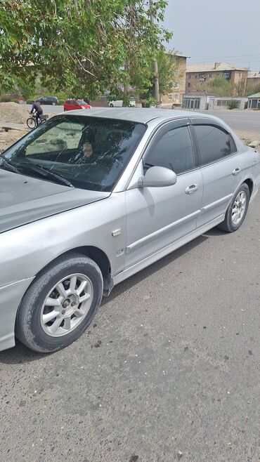 Hyundai: Hyundai Santamo: 2003 г., 2 л, Механика, Газ, Седан