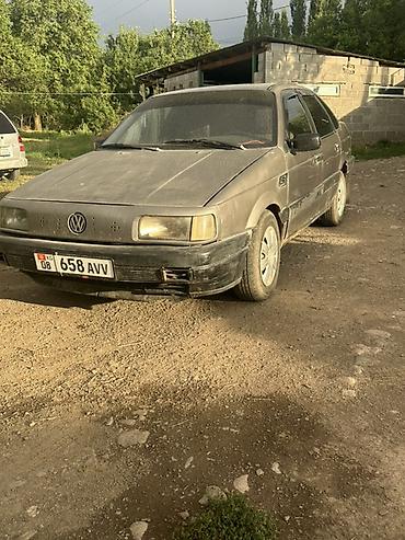 key maker: Volkswagen Passat: 1990 г., 1.8 л, Механика, Бензин, Седан — 7