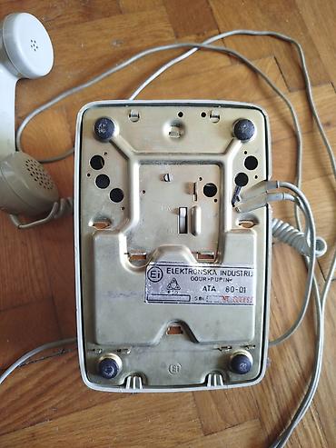 Fiksni telefoni: Retro stari fiksni Ei Nis. Nepoznato stanje — 9
