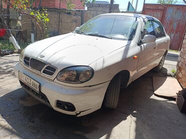 Daewoo: Daewoo Lanos: 2001 г., 1.5 л, Автомат, Бензин, Седан