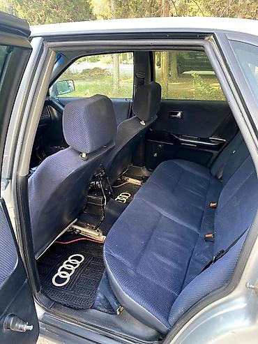x treil: Audi 80: 1992 г., 2 л, Механика, Бензин, Седан — 7