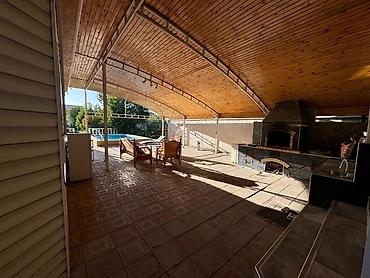 Продажа коттеджей и домов: Продается шикарный дом в ж/м Киргизия-1! (500 метров от проспекта — 6