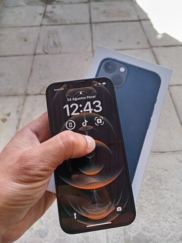 Apple iPhone: IPhone 13, Qara — 5