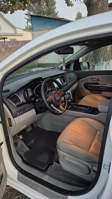 ford focus 2016: Kia Carnival: 2017 г., Автомат, Бензин, Минивэн — 3