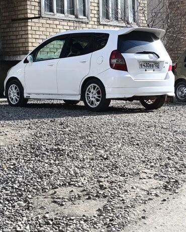 кулиса на гольф 3: Honda Fit: 2001 г., 1.3 л, Вариатор, Бензин, Хэтчбэк