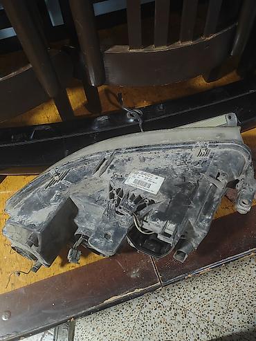 volkswagen golf 3 ehtiyat hisseleri: Passat b5 sağ ön fara qırığı çatı yoxdu tam orginaldı qiymətdə endirim — 2