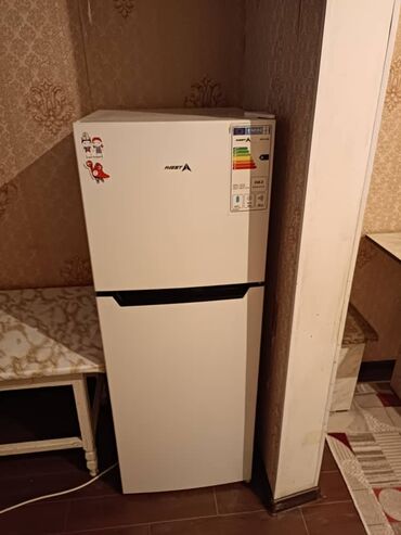 холодильник бу: Холодильник Avest, Б/у, Двухкамерный