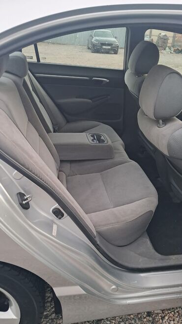 Honda: Honda Civic: 2005 г., 1.6 л, Автомат, Бензин, Седан — 7