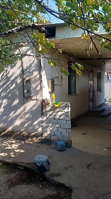 слив котеджа: Дом с двором и навесом - Одноэтажный дом с прямым фасадом, окнами ПВХ — 2