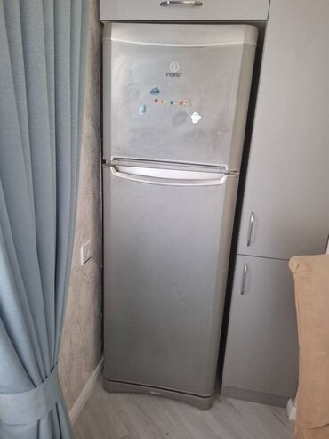 soyutma: 2 qapılı Indesit Soyuducu Satılır, rəng - Boz