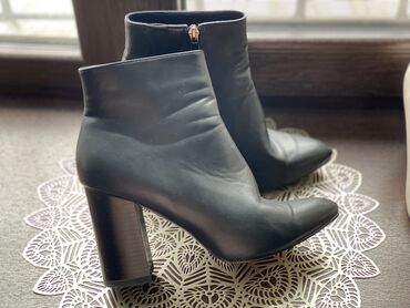 обувь женская деми: Сапоги, цвет - Черный