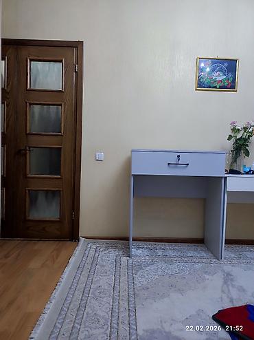 Маникюрные столы: Стол для визажиста замком Новый обсалютно можно с верху зеркала — 1