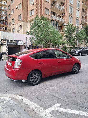 Toyota Prius: 1.5 л | 2007 г. Седан