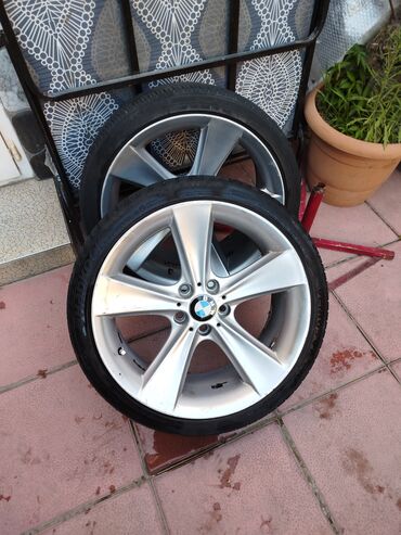 Диски: Б/у Колесо BMW 245 / 40 / R 19, 5 Болтов