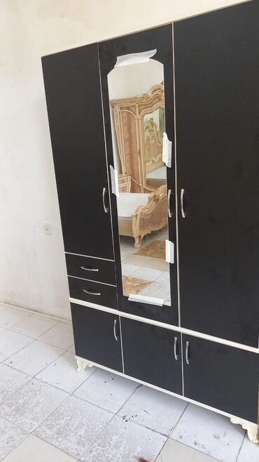 Dolablar: Açılan, 3 qapılı Düz dolab, Qarderob, paltar dolabı -da lalafo.az — 22 Dolablar: Açılan, 3 qapılı Düz dolab, Qarderob, paltar dolabı — 22