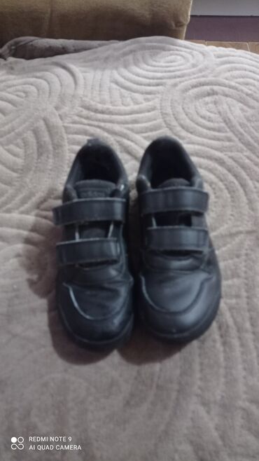 Dečija obuća: Decje patike Adidas vel 34 crne