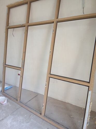 Taxta pəncərələr: Taxta görünümlü alüminium pəncərə/partition karkası - Material: Taxta