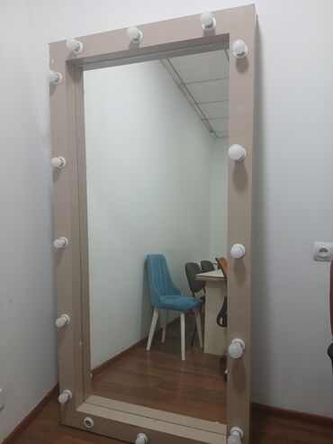 Мебель: Böyük ölçülü vizaj/dressing güzgüsü – LED lampalı - Çərçivə: qalın