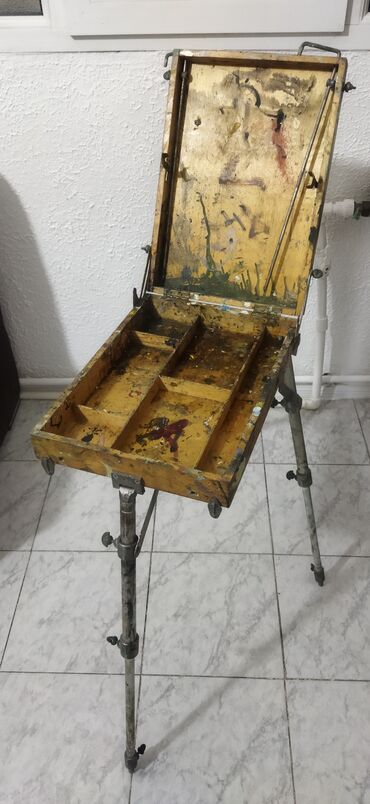 islenmis taxta: Portativ etüd molberti. İçərişəhər metrosundan götürə bilərsiz