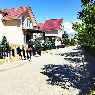 Продажа коттеджей и домов: Продаётся просторный двухэтажный (+обустроенный цокольный этаж) — 1