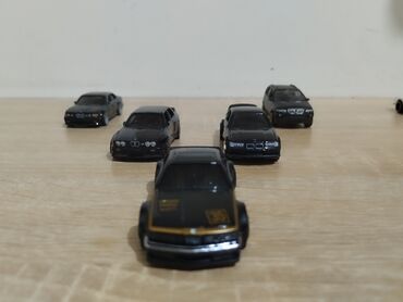 для двойни: Набор коллекционных миниатюрных автомобилей BMW - Тематика