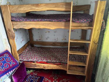 ручной пакет: Двухъярусная кровать из массива дерева - Натуральное дерево с