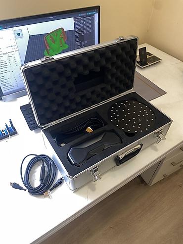 Ofis avadanlığı: 3D Skaner, az işlenib ve uzerinde 1 eded kabeli de elave yenisi — 1