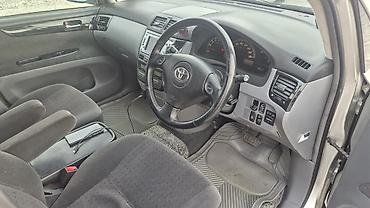 Toyota: Toyota Ipsum: 2001 г., 2.4 л, Автомат, Бензин, Минивэн — 7