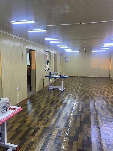 Коммерческая недвижимость: Дордой базарына жакын жерде, арендага помещения берилет, швейный — 1