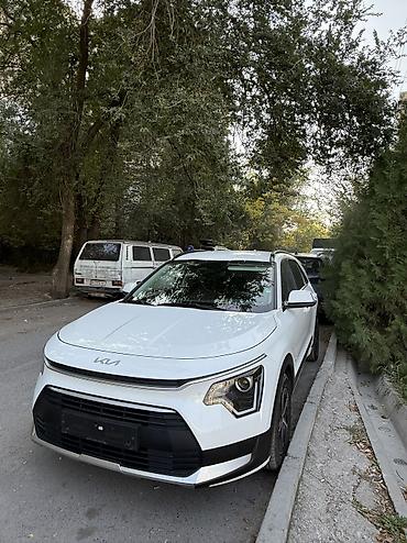 Kia: Kia Niro: 2022 г., 1.6 л, Автомат, Гибрид, Хэтчбэк — 2